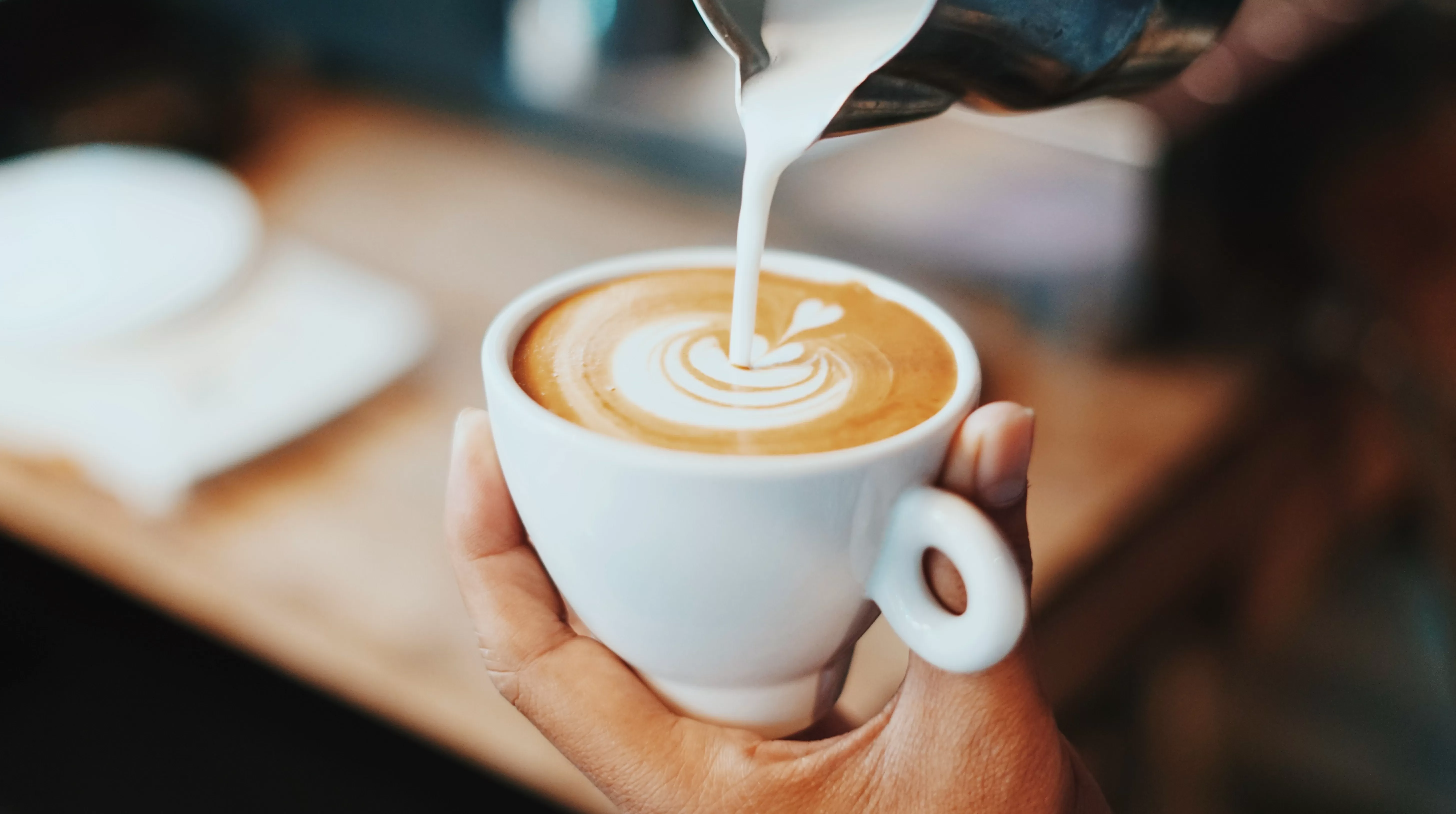 Il caffè latte: benefici e conseguenze sul corpo